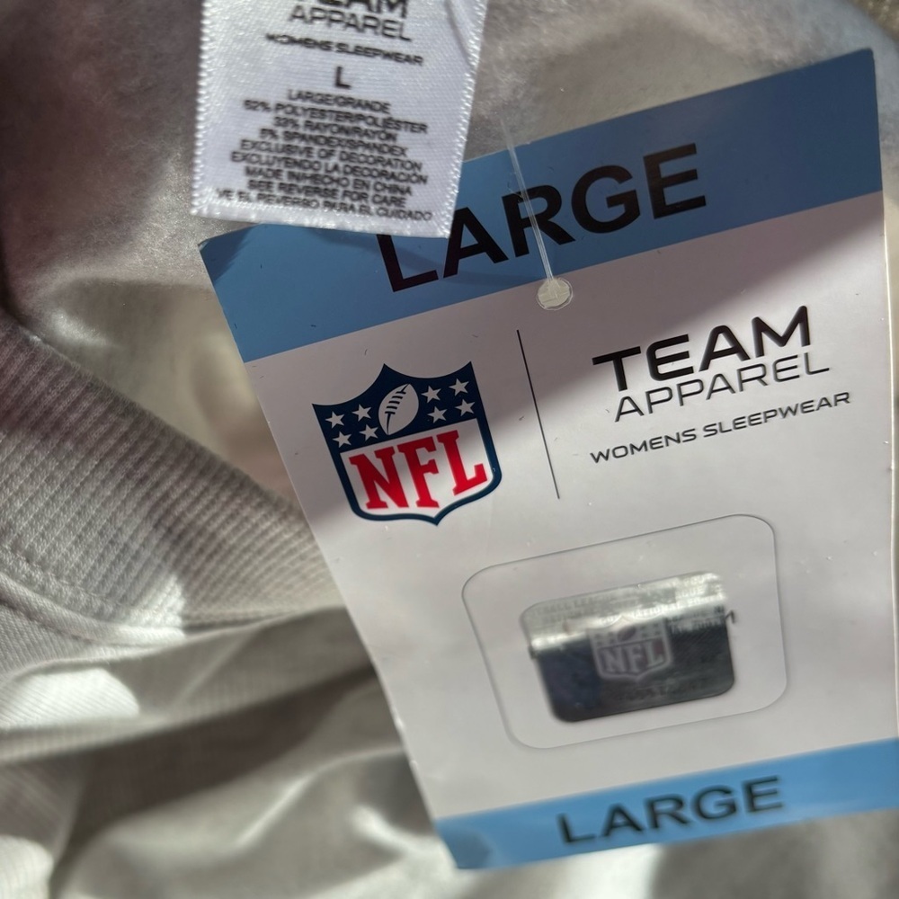 NFL TEAM APPAREL Women’s Drop Shoulder Sleep Henley Gray w/Chicago Bears Logo - Picture 6 of 10